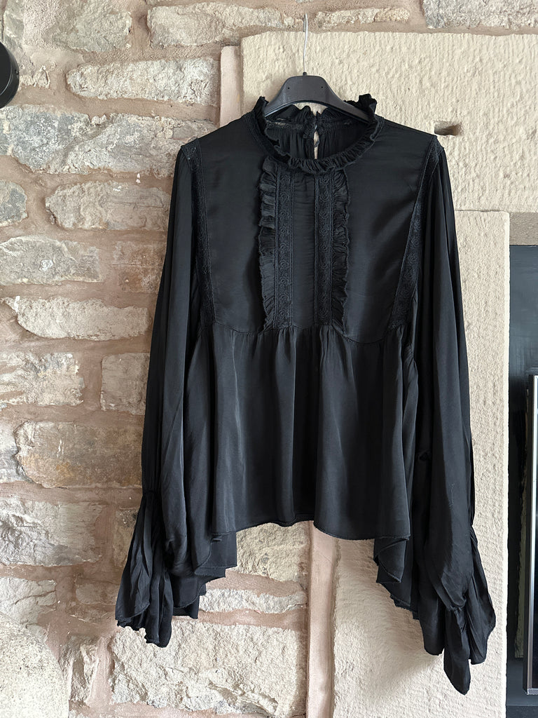 Black Batwing