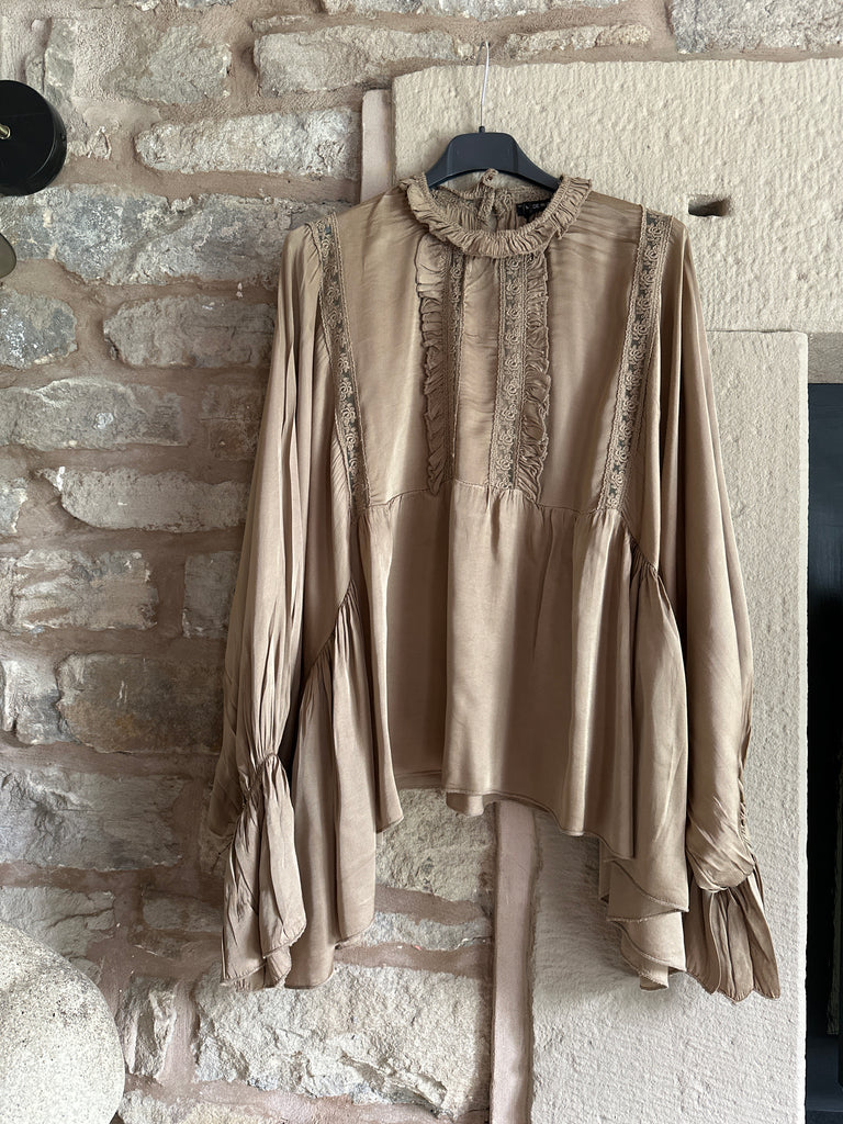 Camel Batwing