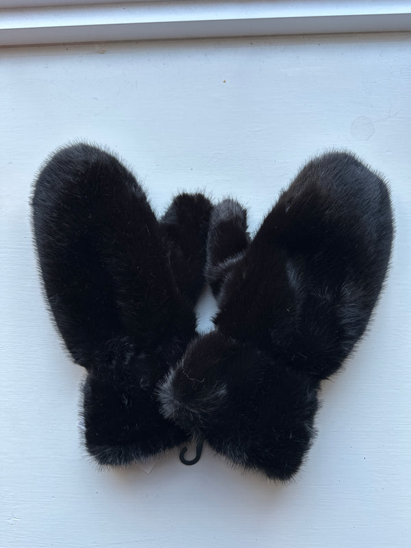 Black Mitten