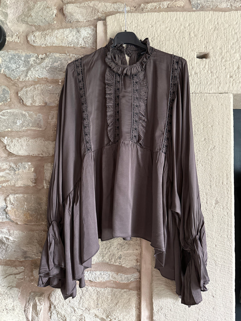 Chocolate Batwing