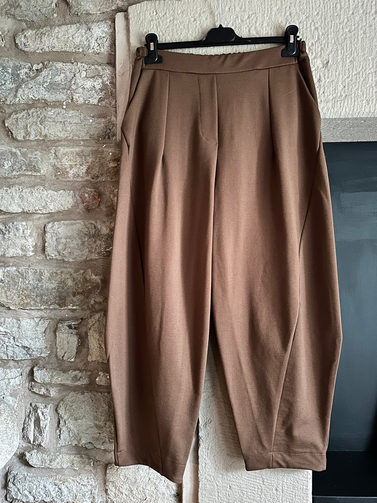 Brown Scuba