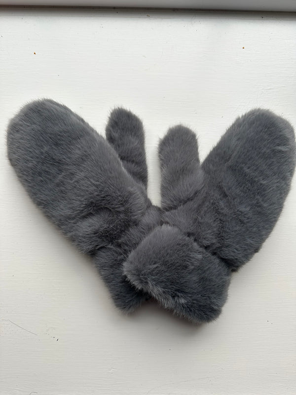 Grey Mitten