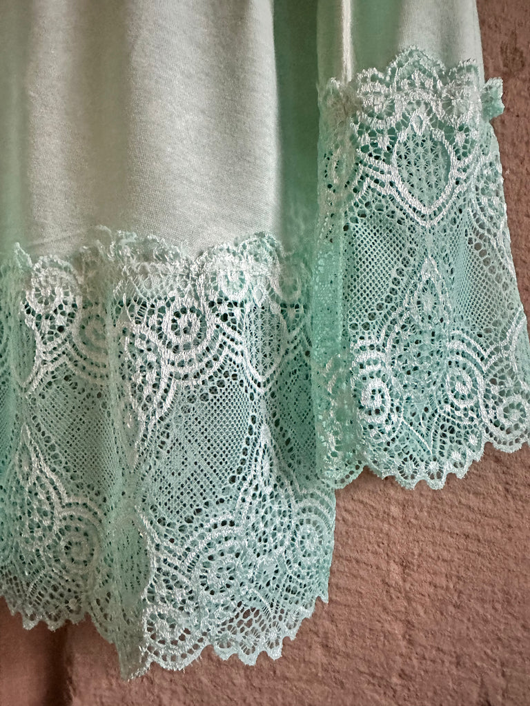 Lace Aqua