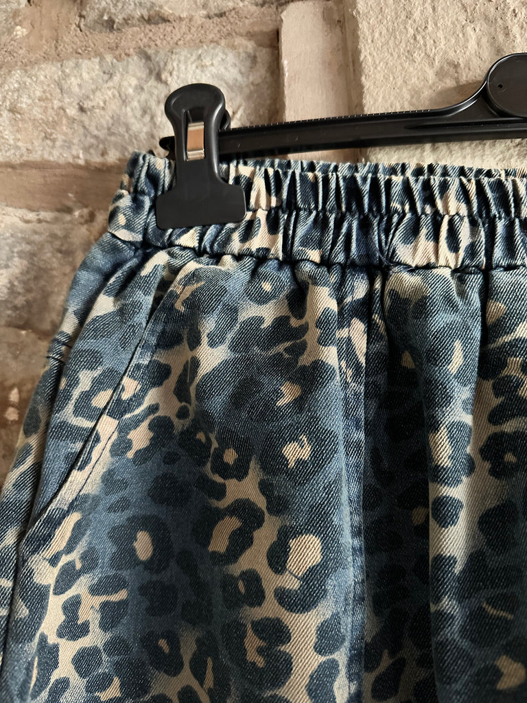 Leopard Jean